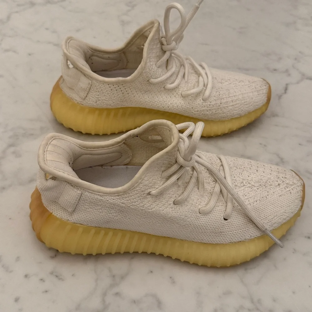 Adidas Yeezy Boost 350 V2 Cream White Size 5 (Triple White) Authentic - Picture 2 of 7